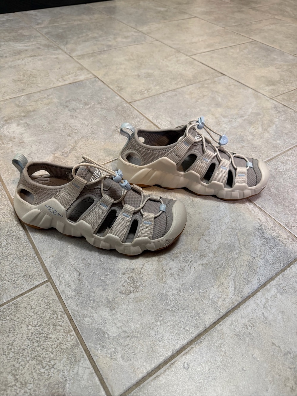 Keen Hyperport H2 Sandal in Light Grey - Picture 2 of 10